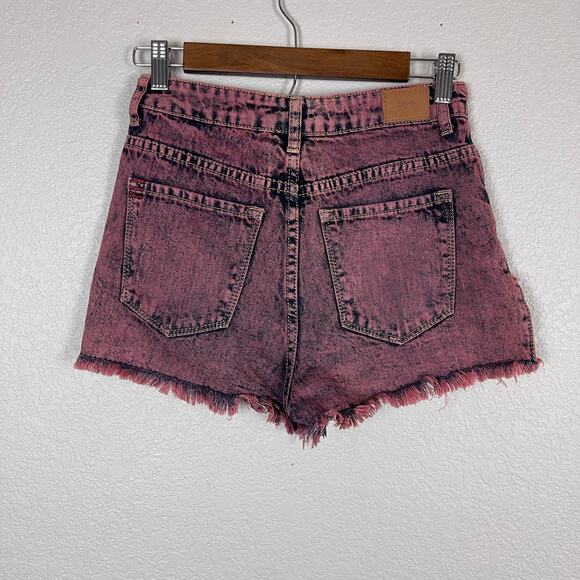 BDG Red Wash Cut Off Denim Short Size 25 - Picture 3 of 4